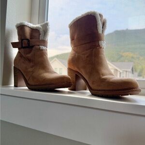 American Eagle Tan Suede Boots with Faux Fur Lining
